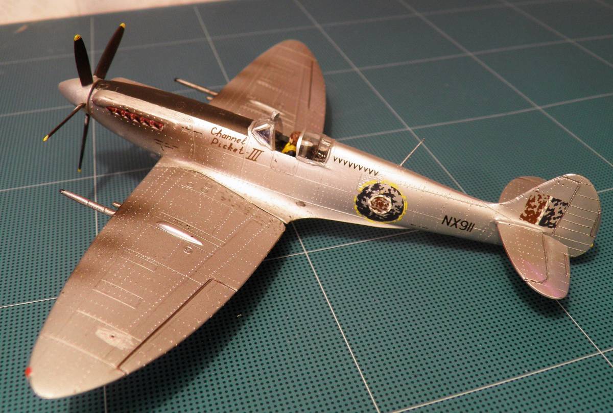 Supermarine Spitfire Mk XIV And V 1 FROG supermarine-spitfire-mk-xiv-and-v-1-frog