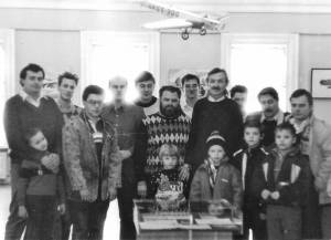 Кишеневские моделисты в середине 1980-х гг. Акрадий Желудев четвертый слева.