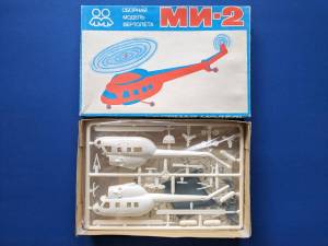 Сборная модель вертолета МИ-2
