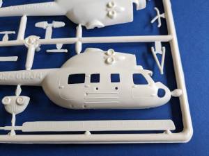Сборная модель вертолета МИ-2