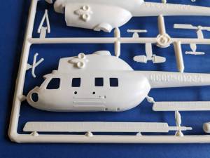 Сборная модель вертолета МИ-2