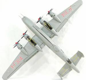 “Avro Shackleton MR.3 Long Range Maritime Reconnaissance Bomber”. FROG. Deluxe Series. F.172