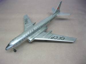 “TU-104” - первый прототип с номером СССР-Л5400. Автор модели - В.Троицкий